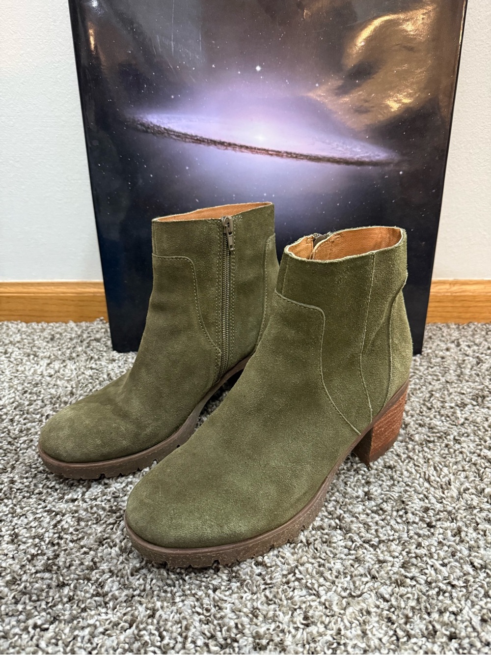 KORKS OLIVE GREEN CHUNKY HEELED BOOTS